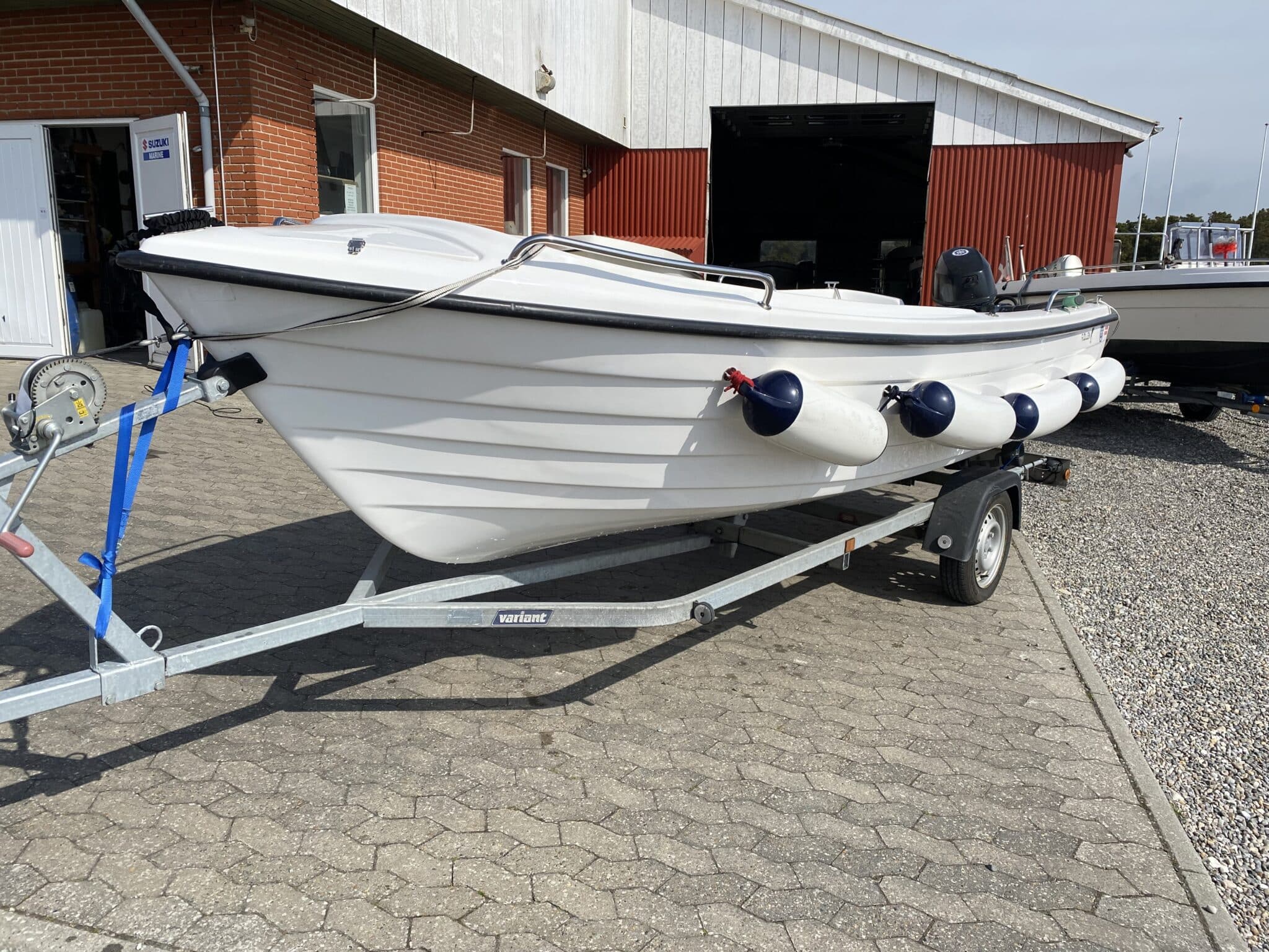 Fjordjollen 470 sport med 10 hk Yamaha og trailer